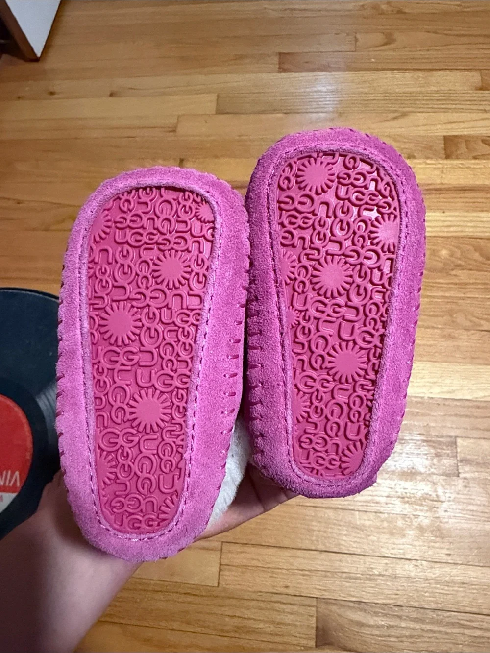 Ugg Baby Pink Kids Faux-Suede Moccasin Slippers with Fur Lining 6-12m Size S 2/3
